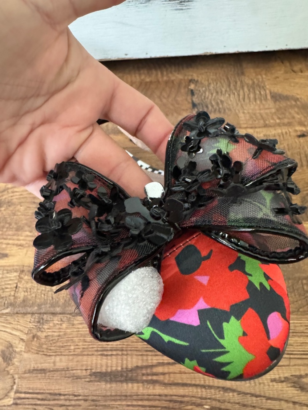 New Betsey Johnson Livy Black Poppy Floral Slingback Shoes Women's Size 8.5 - Picture 5 of 8